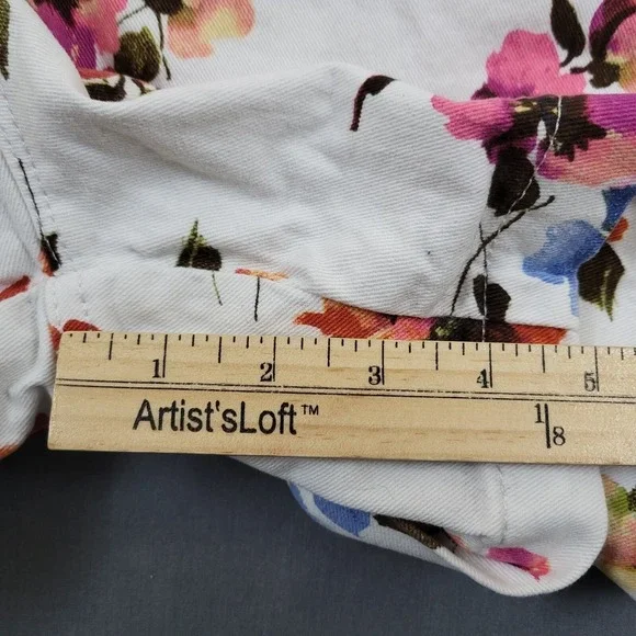 Gloria Vanderbilt Amanda Floral Shorts Womens 14 White Pink Orange Blue - Picture 6 of 13